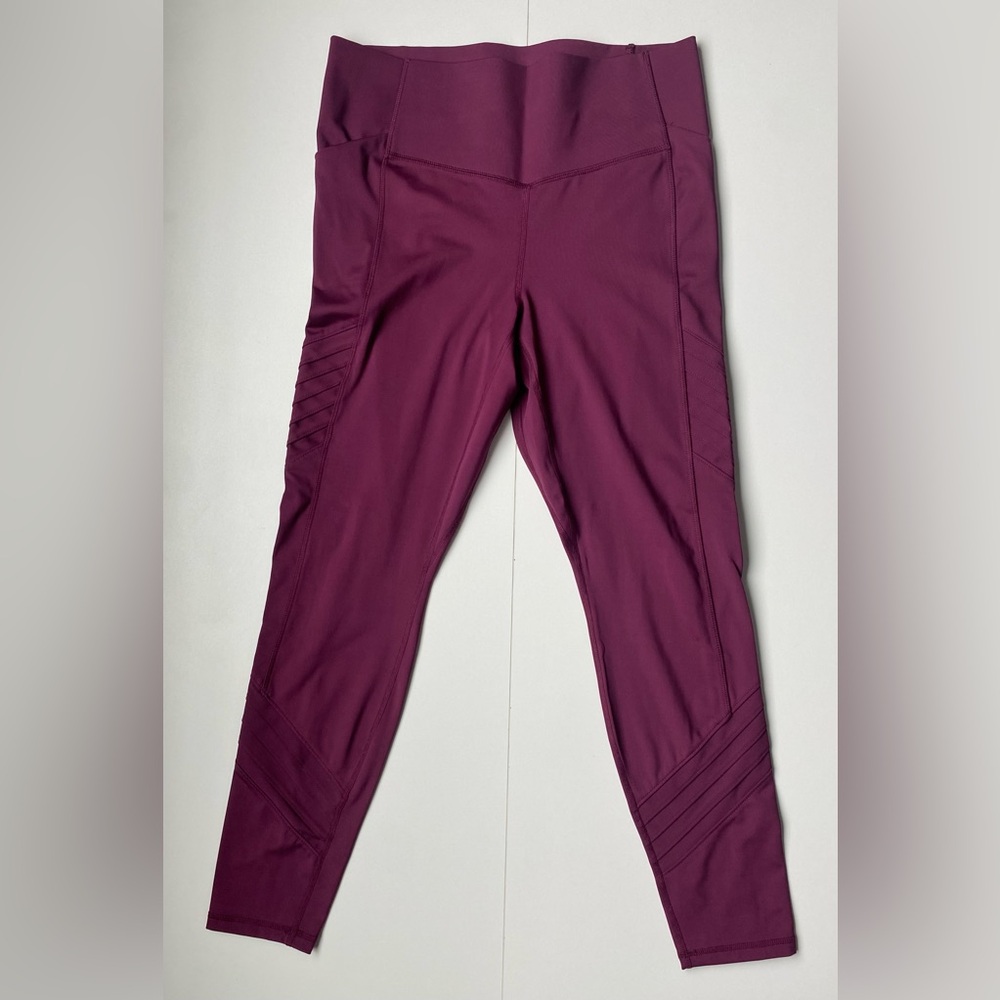 All in Motion Plum Leggings Women’s size XL